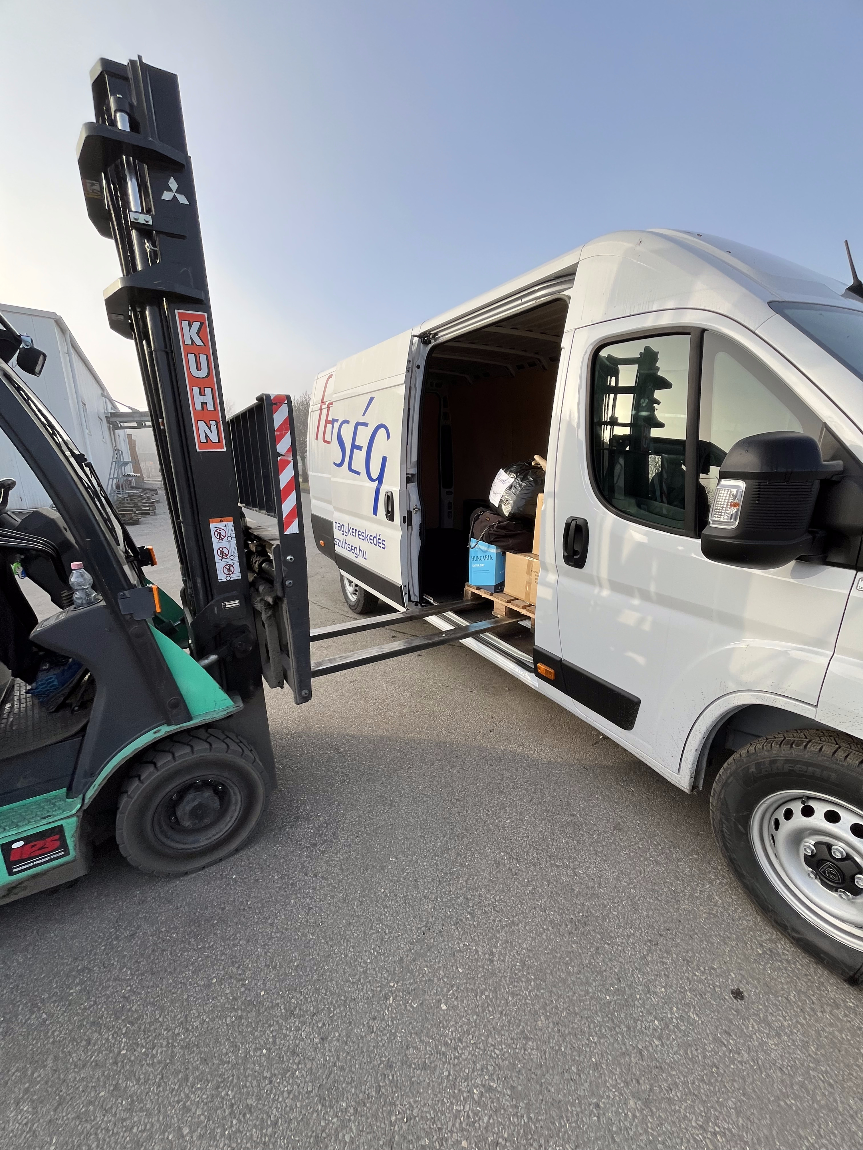 Ünnepi összefogás a rászorulókért 03 - Feszültség Kft